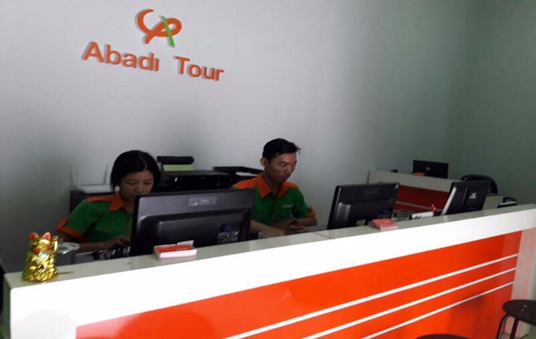 Mengenal Rizqi Group Abadi Tour & Travel: Sahabat Perjalanan Cilacap